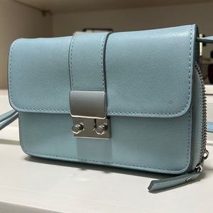 Crossbody/wristlet purse